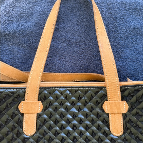 Consuela Playa Ezzy Tote with Consuela bag Charm included. Really good condition - Picture 14 of 16